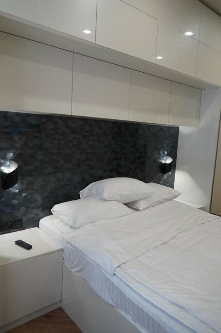 Lovely, Newly Remodeled Apartment In Yerevan! Extérieur photo